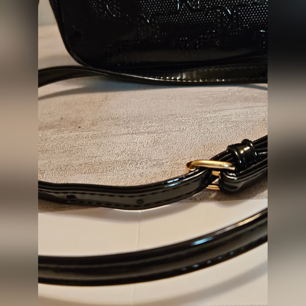Juicy Couture Black Crossbody Bag with Gold Chain - Picture 16 of 16